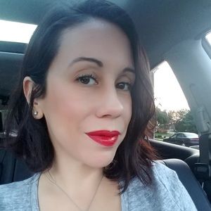 Meet your Posher, Elizabeth